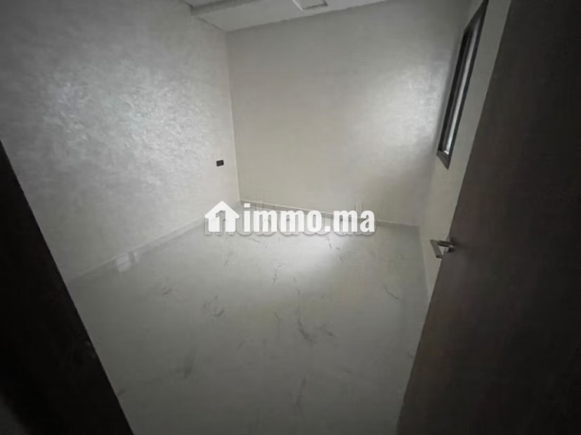 Appartement en vente à A proximité de la nouvelle gare routière. 3 belles chambres. Porte blindée, sécurité - Vente Immobilier - Tanger - photo 5