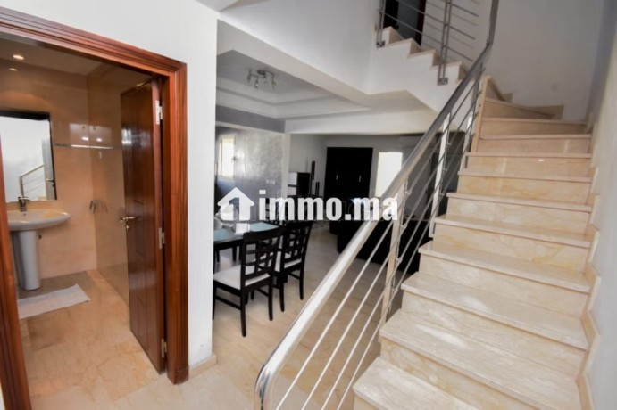 beau-duplex-de-150m-a-louer-en-centre-ville-big-1
