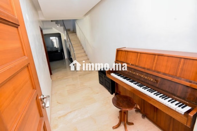 beau-duplex-de-150m-a-louer-en-centre-ville-big-3