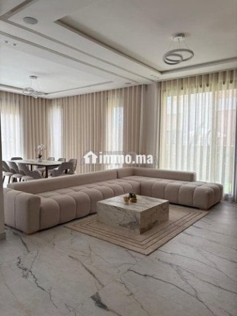 villa-de-luxe-neuf-piscine-meuble-moderne-big-1