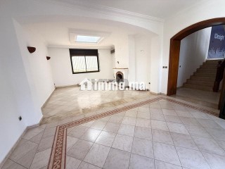 ViLLA à louer 400 m² à Rabat / Hab ou Pro - Villa à louer - Rabat
