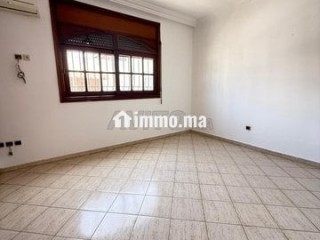 ViLLA à louer 400 m² à Rabat / Hab ou Pro - Villa à louer - Rabat