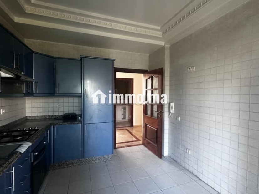 À louer – Spacieux appartement meublé avec terrasse – Quartier Californie - Location Immobilier - Casablanca - photo 7