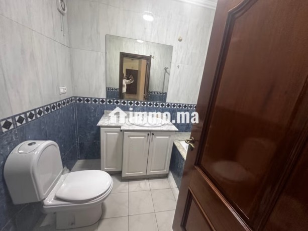a-louer-spacieux-appartement-meuble-avec-terrasse-quartier-californie-big-18