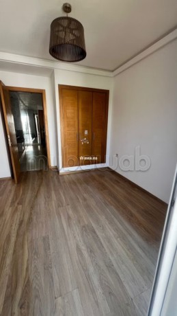 a-louer-appartement-3-ch-vide-a-almaz-casablanca-big-9