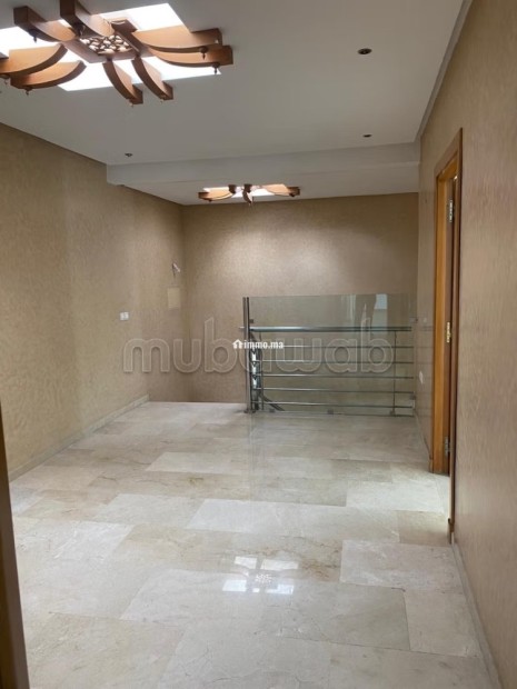 Somptueuse villa à louer à Riyad. 3 pièces. Jardin et terrasse - Location Immobilier - Rabat - photo 1