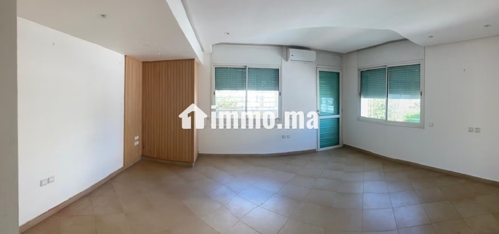 Somptueuse villa à louer à Riyad. 3 pièces. Jardin et terrasse - Location Immobilier - Rabat - photo 4