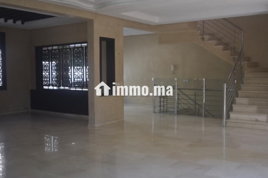 Somptueuse villa à louer à Riyad. 3 pièces. Jardin et terrasse - Location Immobilier - Rabat - photo 5