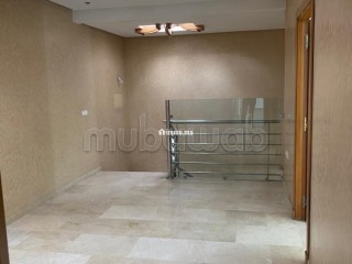 somptueuse-villa-a-louer-a-riyad-3-pieces-jardin-et-terrasse
