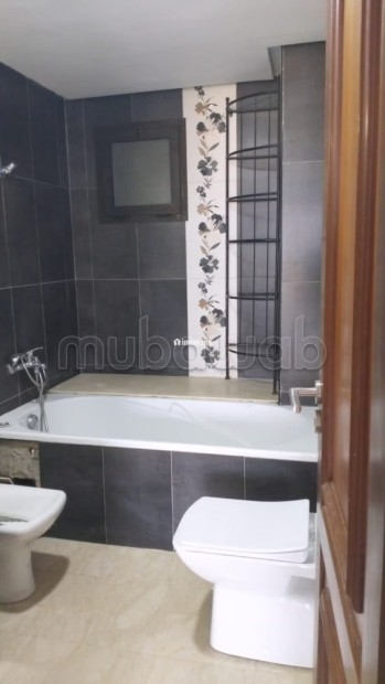 Très bel appartement en location à Riyad.
Superficie 200 m².
Concierge et climatisation - Location Immobilier - Rabat - photo 3