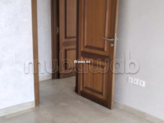 Très bel appartement en location à Riyad.
Superficie 200 m².
Concierge et climatisation - Appartement à louer - Rabat