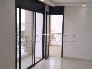 Très bel appartement en location à Riyad.
Superficie 200 m².
Concierge et climatisation - Appartement à louer - Rabat
