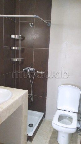 tres-bel-appartement-en-location-a-riyad-superficie-200-m2-concierge-et-climatisation-big-5