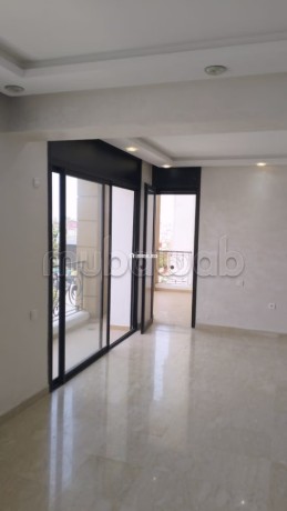 tres-bel-appartement-en-location-a-riyad-superficie-200-m2-concierge-et-climatisation-big-8