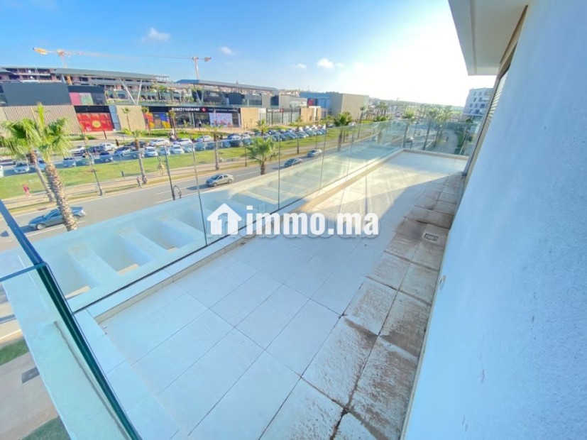 Superbe appartement à louer à Hay El Menzah.
Surface de 127 m².
Bien meublé - Location Immobilier - Rabat - photo 5