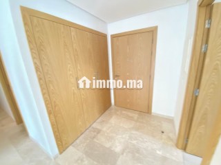Superbe appartement à louer à Hay El Menzah.
Surface de 127 m².
Bien meublé - Appartement à louer - Rabat