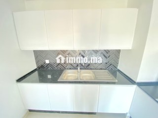 Superbe appartement à louer à Hay El Menzah.
Surface de 127 m².
Bien meublé - Appartement à louer - Rabat