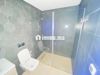 Superbe appartement à louer à Hay El Menzah.
Surface de 127 m².
Bien meublé - Appartement à louer - Rabat