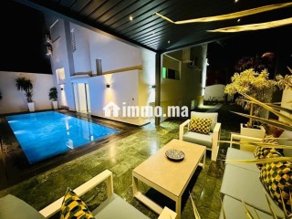 Villa de luxe à vendre à Harhoura. 4 chambres agréables. Porte blindée et chauffage central - Villa à vendre - Autre