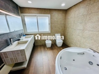 Villa de luxe à vendre à Harhoura. 4 chambres agréables. Porte blindée et chauffage central - Villa à vendre - Autre
