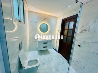 Villa de luxe à vendre à Harhoura. 4 chambres agréables. Porte blindée et chauffage central - Villa à vendre - Autre