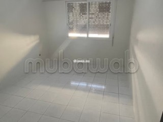 Bureaux à l'achat à Agdal.
Superficie 116 m².
Ascenseur et garage - Bureau à vendre - Rabat