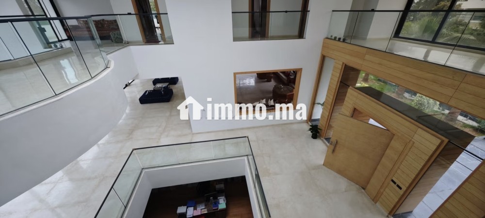 Somptueuse villa à vendre à Souissi. 4 pièces confortables. Porte blindée et parabole - Vente Immobilier - Rabat - photo 2