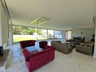 Somptueuse villa à vendre à Souissi. 4 pièces confortables. Porte blindée et parabole - Villa à vendre - Rabat