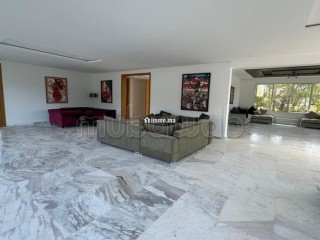 Somptueuse villa à vendre à Souissi. 4 pièces confortables. Porte blindée et parabole - Villa à vendre - Rabat