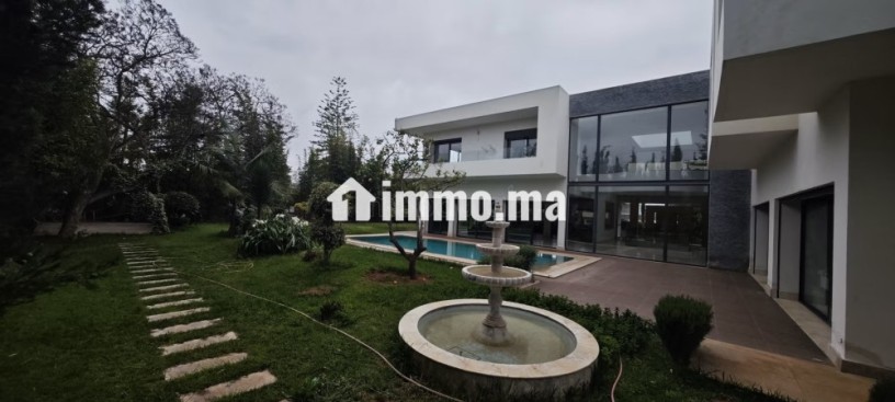 somptueuse-villa-a-vendre-a-souissi-4-pieces-confortables-porte-blindee-et-parabole-big-0