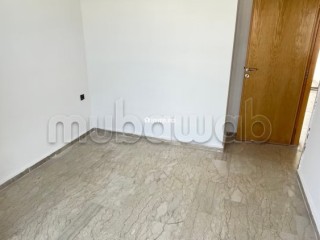 Vend appartement en Hassan Centre Ville. 1 Pièce. Avec ascenseur et terrasse - Appartement à vendre - Rabat