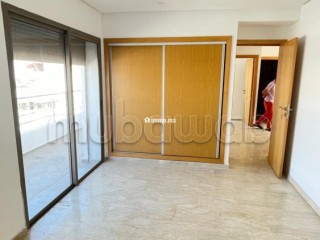 Vend appartement en Hassan Centre Ville. 1 Pièce. Avec ascenseur et terrasse - Appartement à vendre - Rabat