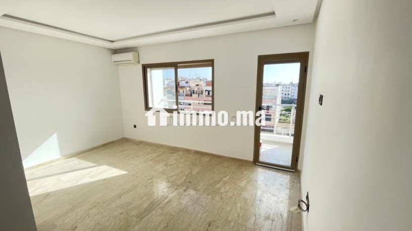 vend-appartement-en-hassan-centre-ville-1-piece-avec-ascenseur-et-terrasse-big-8