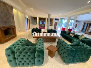 Somptueuse villa à vendre à Souissi. 5 belles chambres. Concierge et climatisation - Villa à vendre - Rabat