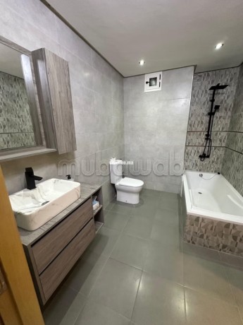 location-dun-appartement-en-centre-8-pieces-ascenseur-et-places-de-parking-big-4