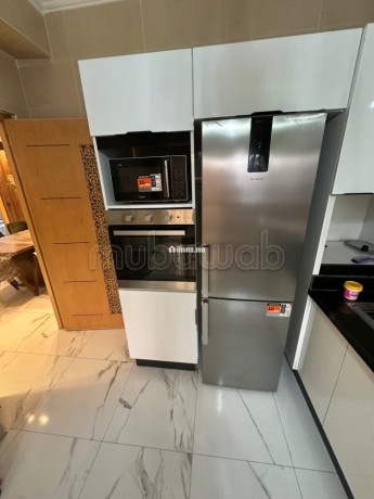 location-dun-appartement-en-centre-8-pieces-ascenseur-et-places-de-parking-big-5