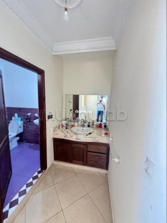 vente-dun-bel-appartement-a-bettana-surface-totale-120-m2-salon-traditionnel-antenne-parabolique-generale-big-4