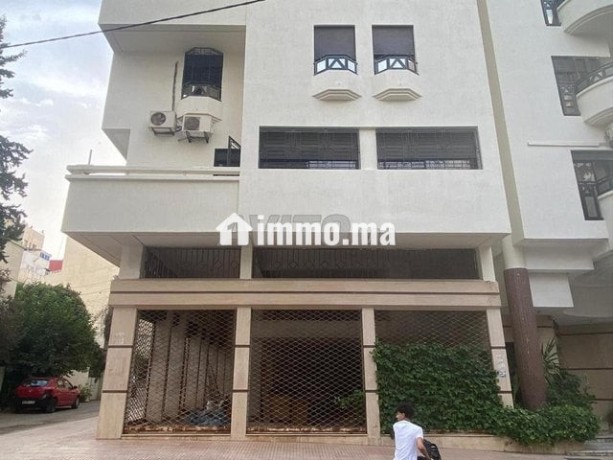 local-a-vendre-devant-lhotel-mariott-big-1