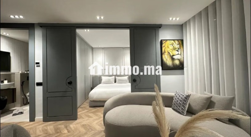 studio-elegant-dans-un-quartier-chic-big-0