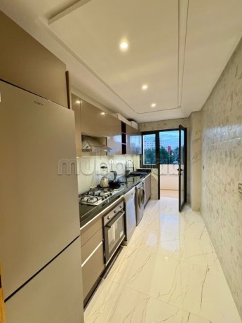location-dun-appartement-a-azrou-3-pieces-confortables-antenne-parabolique-et-securite-big-1