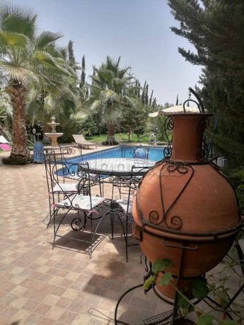 belle-villa-avec-piscine-en-pleine-nature-big-10