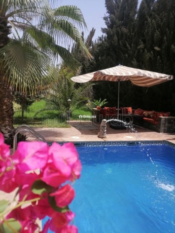belle-villa-avec-piscine-en-pleine-nature-big-3