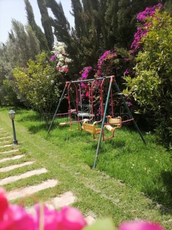 belle-villa-avec-piscine-en-pleine-nature-big-4