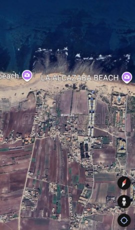 rare-terrain-630-m2-a-2-pas-de-la-mer-big-4