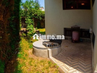 VILLA COIN 700 m² SUR BOULEVARD USAGE COMMERCIAL - Villa à louer - Kenitra
