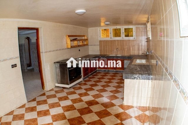 villa-coin-700-m2-sur-boulevard-usage-commercial-big-8