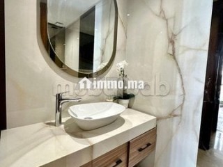 APPARTEMENT MEUBLÉ ÉTAGE ÉLEVÉ À LOUER À CFC - Appartement à louer - Casablanca
