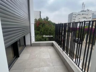Tres beau studio vide neuf jamais habité à louer oasis - Appartement à louer - Casablanca