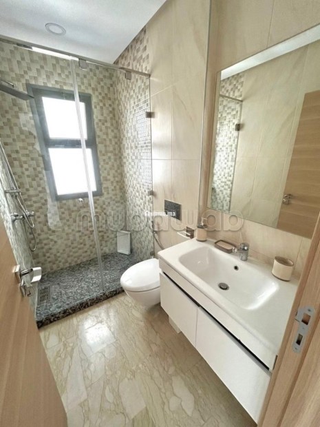 Superbe appartement à louer à Maârif.
Surface de 85 m².
Bien meublé - Location Immobilier - Casablanca - photo 3