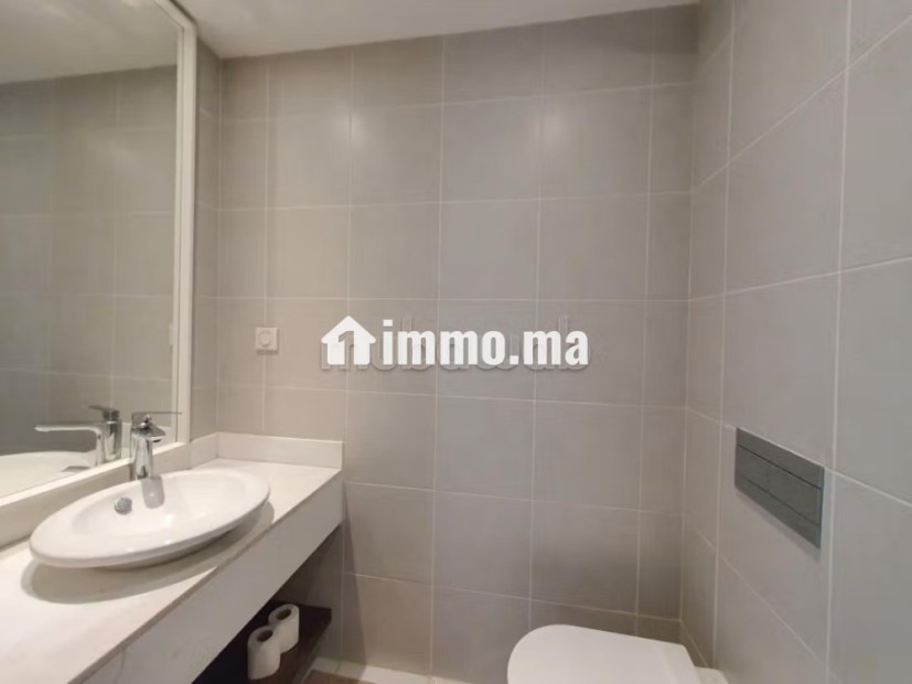 Racine Joli Studio meublé sans vis à vis - Location Immobilier - Casablanca - photo 8